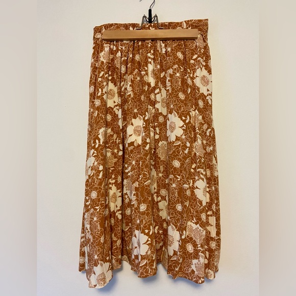 NWOT Brown and White Floral Midi Skirt with Pockets - Picture 4 of 12
